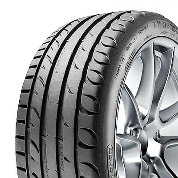 Ultra High Performance 245/45ZR18 100W XL